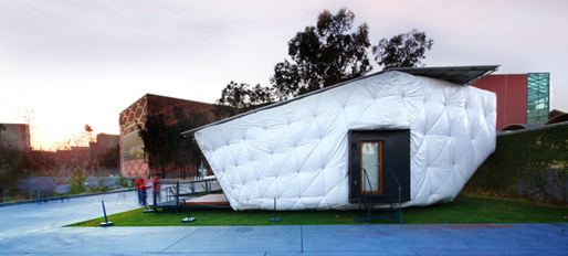 ▲한화솔라원과 미국 서던캘리포니아건축학교, 캘리포니아공과대학이 함께 만든 미래지향형 솔라하우스