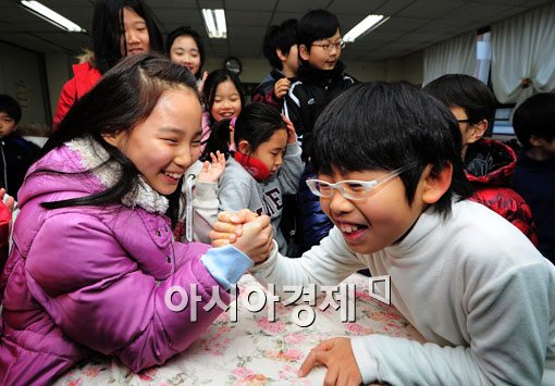 [포토] "방학중에 운동좀 할걸~"