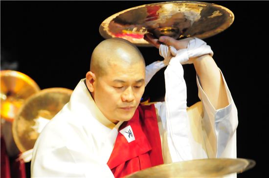 불교음악 대중화 앞장…50개국 공연