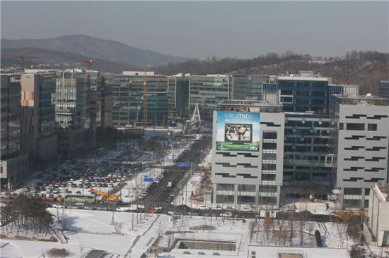 "신도시 자족기능이 주거 안정의 방파제 역할"