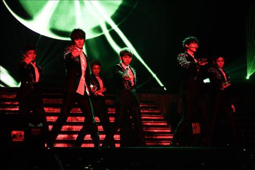 BEAST at their first show of their "BEAUTIFUL SHOW" in Seoul, South Korea on February 4, 2012. [Cube Entertainment]