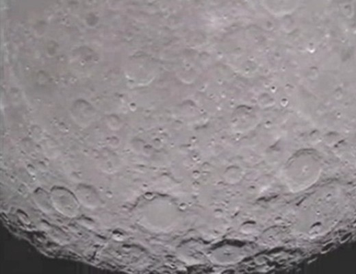 나사가 공개한 달의 뒷모습.