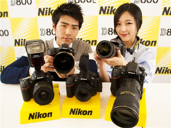 니콘, 세계 최고 화소 DSLR 카메라 발표