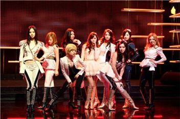 소녀시대, 프랑스 TV 첫 무대 성공적으로 마쳐