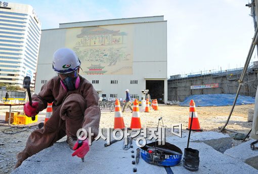 [포토] "숭례문 복원 75% 이상 완료 했습니다"
