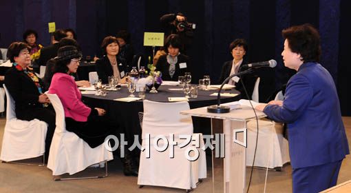[포토] 여성단체장들 만나는 김 장관