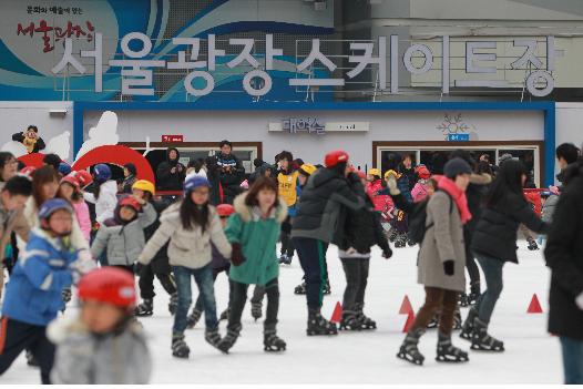 서울광장 스케이트장 12일 폐장..19만 명 이용