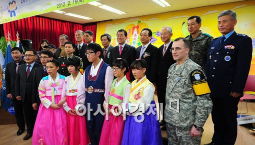 [포토] DMZ 대성동초등학교의 특별한 졸업식