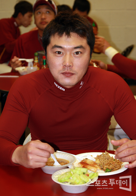 [포토] 김민우 '제 식단이 궁금한가요'
