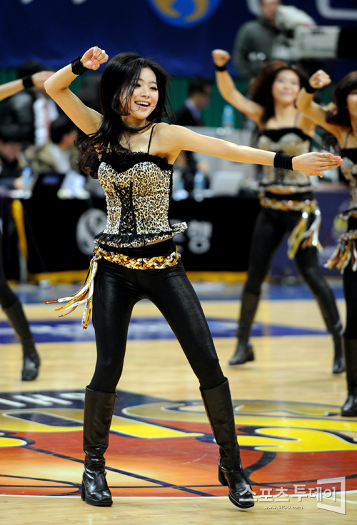 [포토] 치어리더 '신한은행 우승에 우리도 기뻐요~'