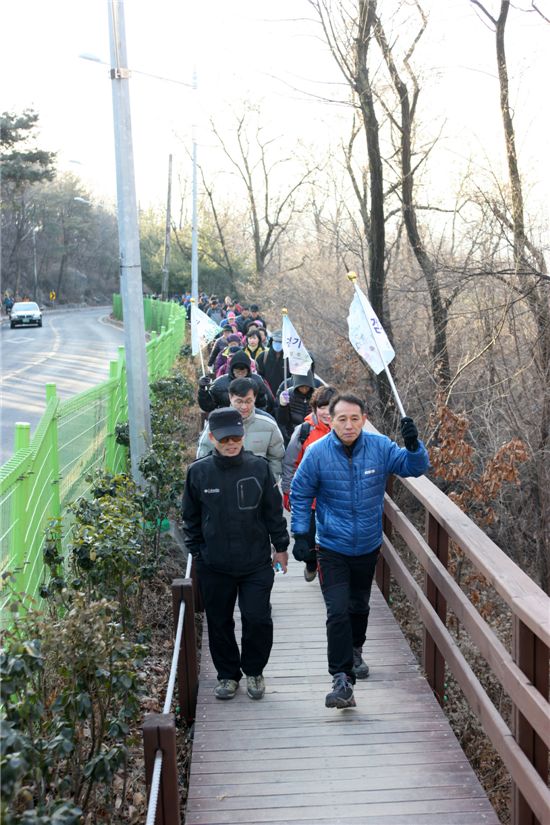 북한산둘레길서 성북구민 걷기행사 개최