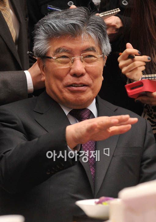 [포토] 김중수 "위기극복의 키는 실물경제"