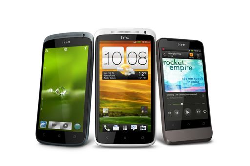 HTC One 시리즈. 왼쪽부터 'HTC One X', 'HTC One S', 'HTC One V'