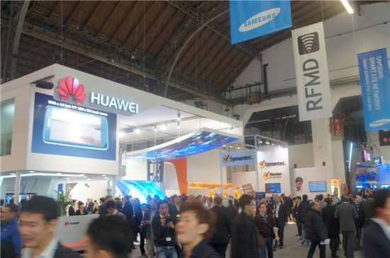 [MWC2012]화웨이도 '쿼드코어'···중국 추격 무섭네