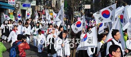 [포토] 태극기로 뒤덮힌 인사동