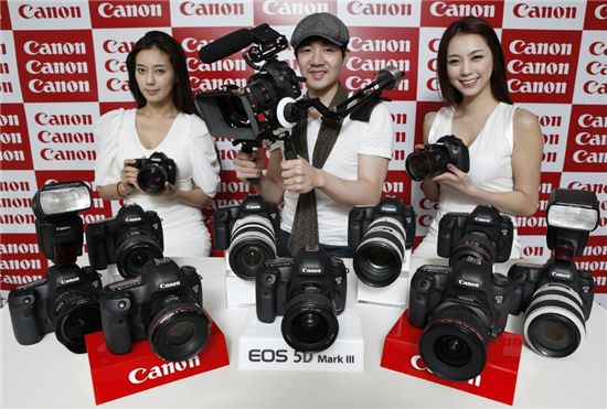 캐논, 신제품 DSLR 카메라 'EOS 5D 마크 3' 발표