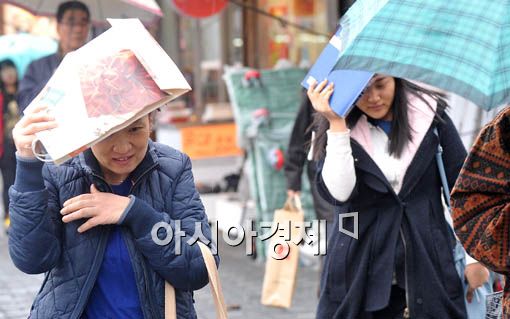 [포토] 우산 챙길걸