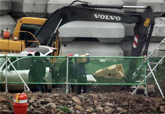 국방 김민석대변인 "제주해군기지 공사는 계속"