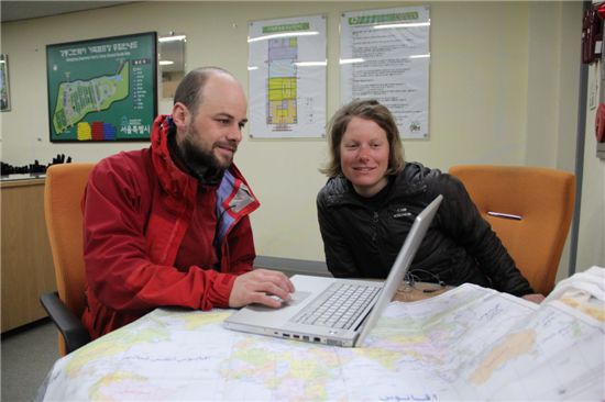 스위스에서 온 부부도 반한 강동그린웨이 캠핑장