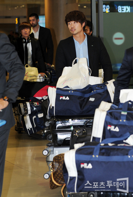 [포토] 오재원 '멋진 콧수염과 함께 귀국'