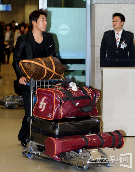 [포토] 전지훈련 마치고 귀국하는 넥센 강정호