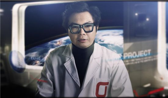 KT는 LTE WARP 기술을 고객들이 쉽게 이해할 수 있도록 올레닷컴(www.olleh.com)에 ‘워프 스쿨(WARP SCHOOL)’을 열고 영상강의를 보고 퀴즈를 맞춘 고객에게 선물을 주는 이벤트를 다음달 19일까지 진행한다고 12일 밝혔다. 사진은 '워프스쿨' 영상강의 스틸 컷.
