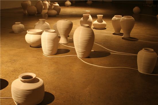 김영섭 작가의 작품 '케이블도자기 그리고 소리'
