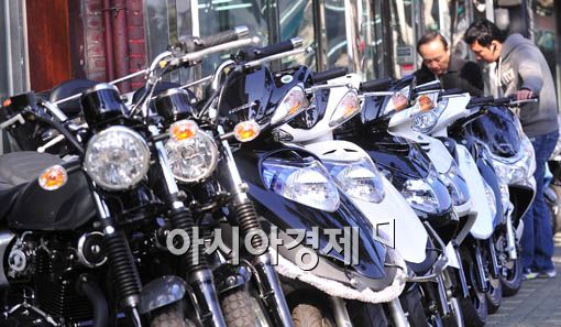 [포토] 고유가에는 오토바이가 정답