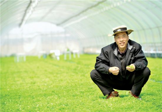 “친환경농업 뚝심으로 연매출 100억 쌈채소 달인됐죠”