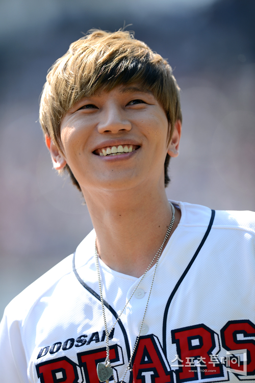 [포토] 케이윌 '프로야구 개막전 애국가는 내가!'