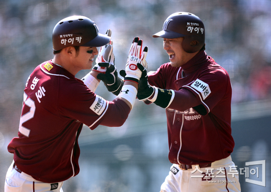 [포토] 이택근-박병호 '넥센은 강하다!'