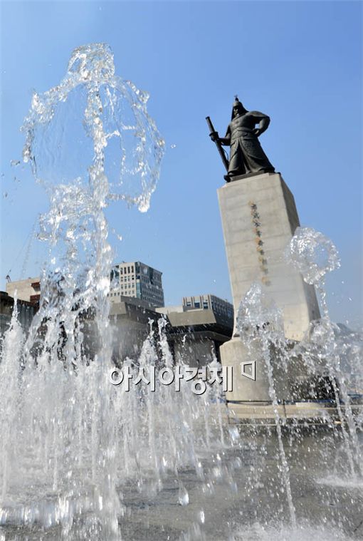 [포토] 서울 식히는 물줄기