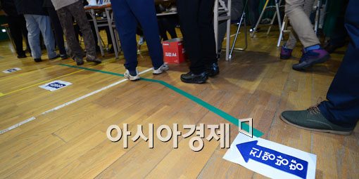 [포토] 투표하는 발걸음