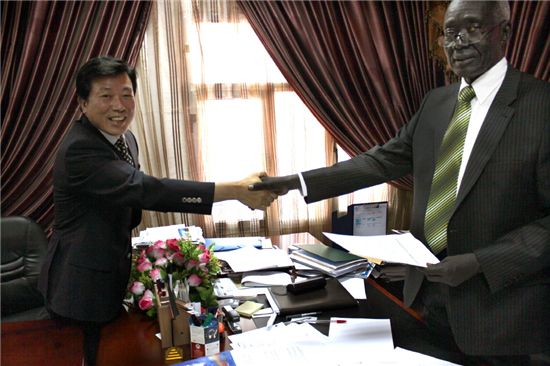 호노안톤, 남수단 송유관 건설 MOU