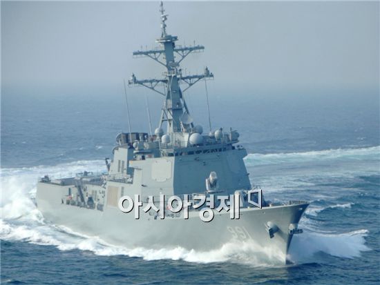 "한국 동북아에서 가장 강력한 해군력 구축"-더 디플로맷