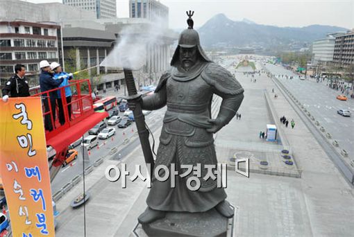 [포토] 서울-아산, 이순신장군 탄신일 맞아 친수식 개최