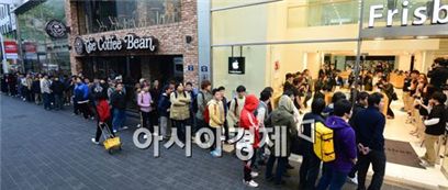 [포토] "뉴아이패드 사러 왔습니다"