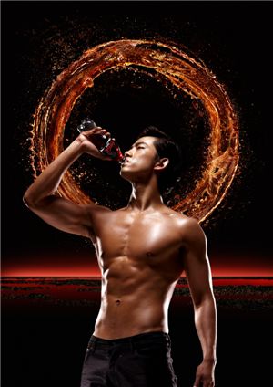 '짐승돌' 택연 광고 뭐길래?…네티즌 '흥분'