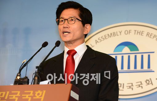 [포토] 김문수 "대선 출마는 오래전부터 생각했던 일"