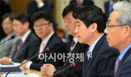 [포토] 인사말 하는 이주호 장관