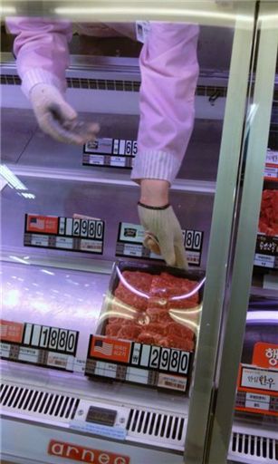 [포토]미국산 쇠고기 8시간 만에 다시 판매