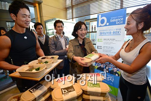 [포토] 근육맨들이 즐겨먹는 비빔밥은?