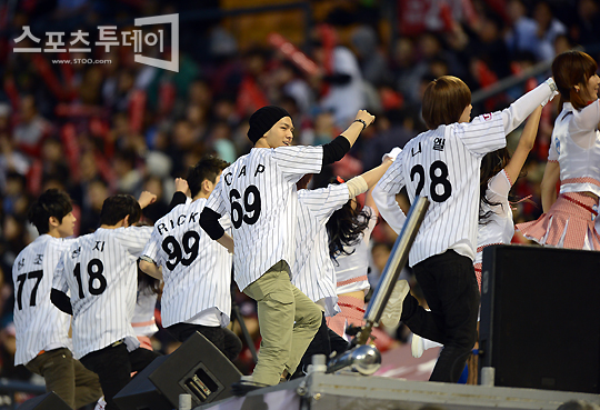 [포토] 아이돌그룹 틴탑 'LG와 함께~'
