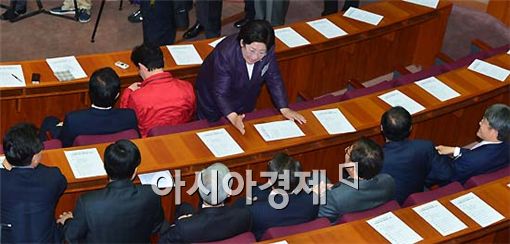 [포토] 김을동, 일당백의 기세