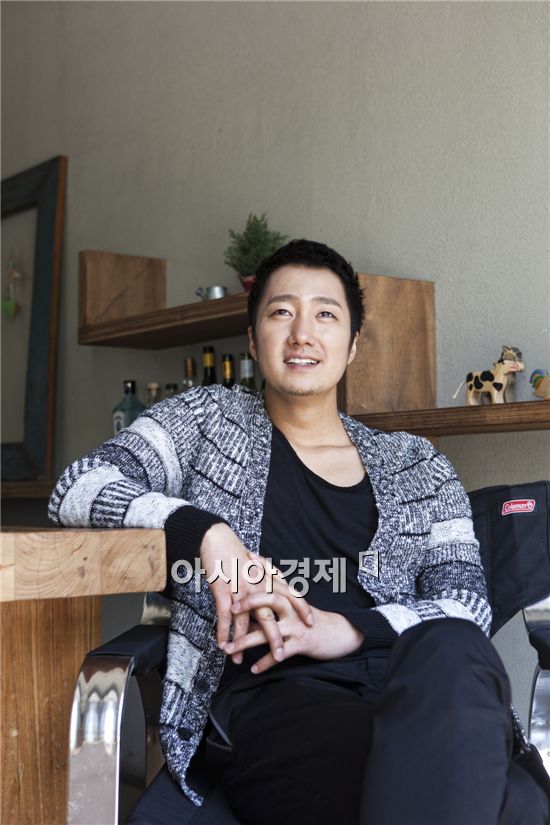 '은교' 박해일...노시인의 눈으로 사랑을 말하다