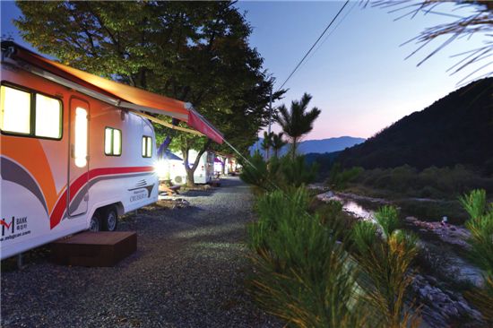 캠핑, 장비가 부담된다면 맨몸으로 떠나세요