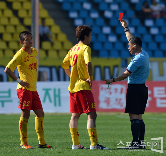 '10명 싸운' 성남, 제주와 1-1 극적 무승부 