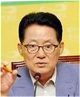'박근혜 저격수' 박지원 "박근혜, 독재자 딸 자세로 검증 회피"
