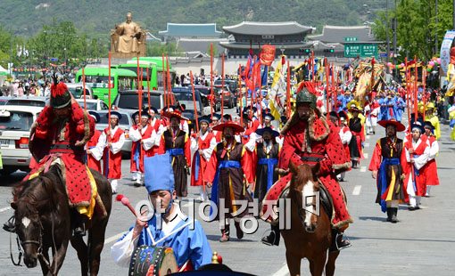 [포토] 서울시, 세계무형유산 ‘종묘제례’ 봉행과 어가행렬 재현