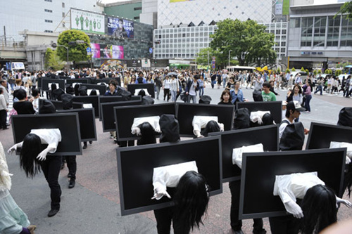 도쿄 귀신떼 등장…정체 알고보니 '깜짝'